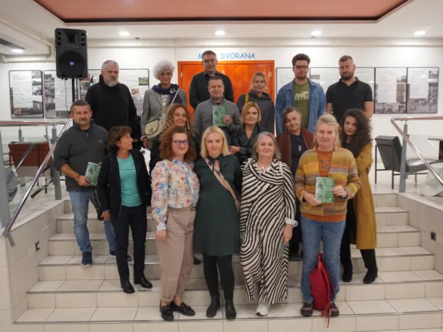 Nisu samo nastavnici, oni su i umjetnici: Otvorena izložba koja otkriva skriveni svijet školskih kreativaca