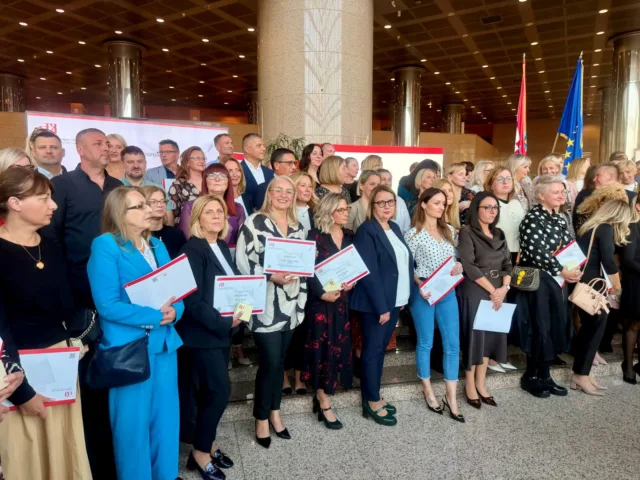 Početak listopada u znaku učitelja: Nakon nagrada najboljima, dodijeljeni i prvi „Oskari zvanja”